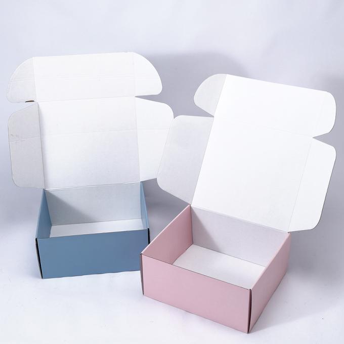 Gepersonaliseerde die cut CMYK drukwerk Hard verzenddozen voor gepersonaliseerde kleding verpakking 7