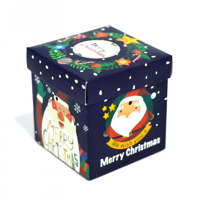 Kerstcadeau doos met deksel gemaakt van bedekt papier in maat voor cadeau verpakking 13