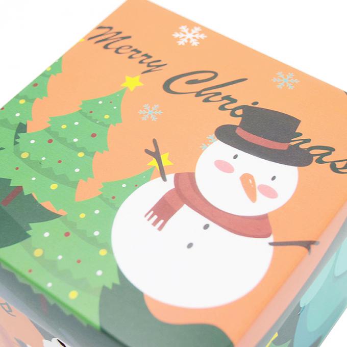 Kerstcadeau doos met deksel gemaakt van bedekt papier in maat voor cadeau verpakking 14