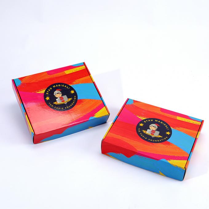 Gepersonaliseerd logo papier mailing verpakking gekleurd drukwerk gegolfde verzendmailbus 11