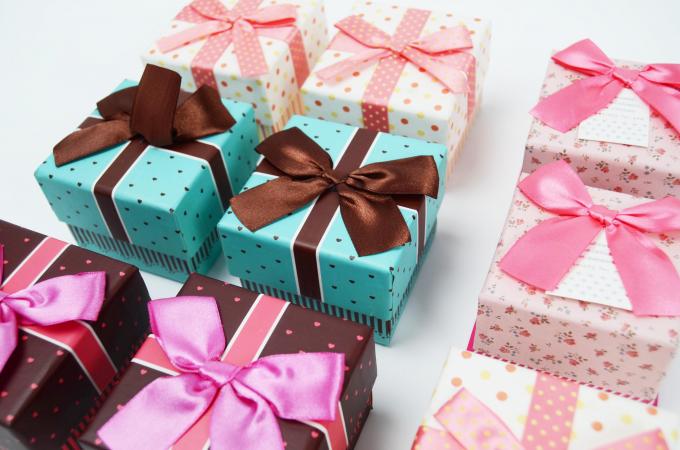 Op maat gedrukte luxe kleine deksel en basis vierkant cadeau juwelen verpakking papieren dozen met lint 5
