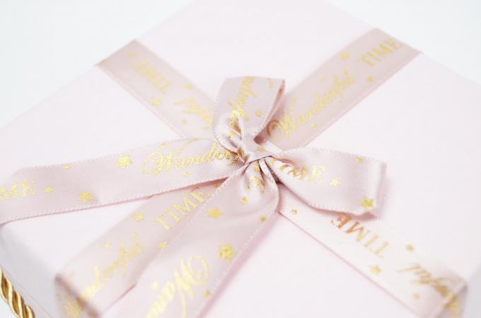 Op maat gedrukte luxe kleine deksel en basis vierkant cadeau juwelen verpakking papieren dozen met lint 8