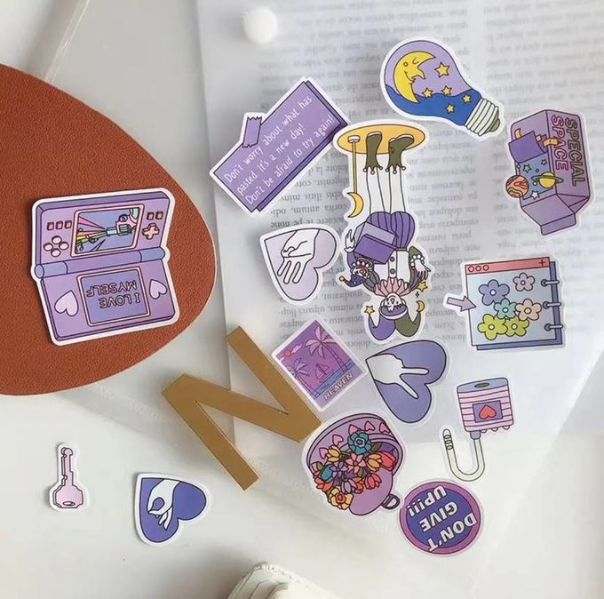 Op maat gedrukte cartoon zelfklevende sticker PVC vinyl die cut waterdichte stickers 2