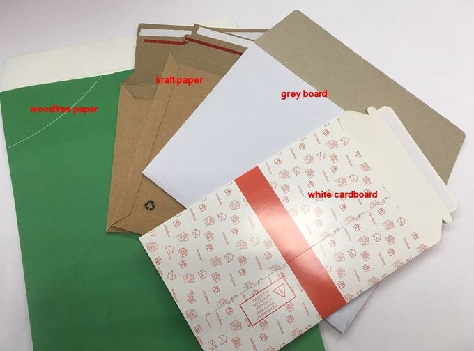 A5 van de Diensten de Stijve Kraftpapier van de Envelopdruk Enveloppen van het Kartonmailers met Zelfklevend
